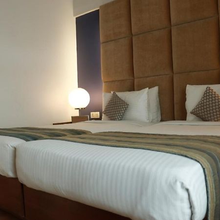 Yogi Executive, Navi Mumbai Hotel Eksteriør billede