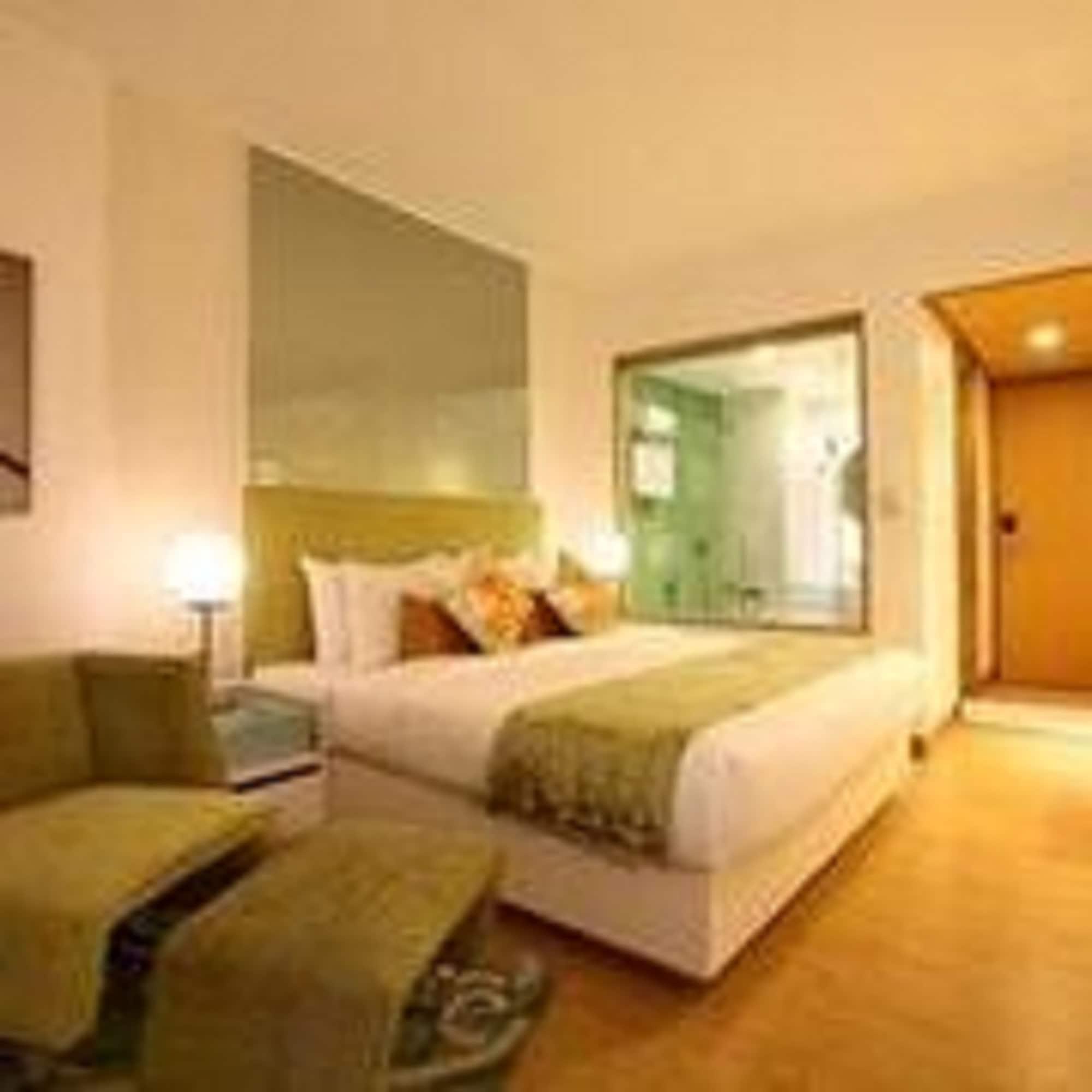 Yogi Executive, Navi Mumbai Hotel Eksteriør billede