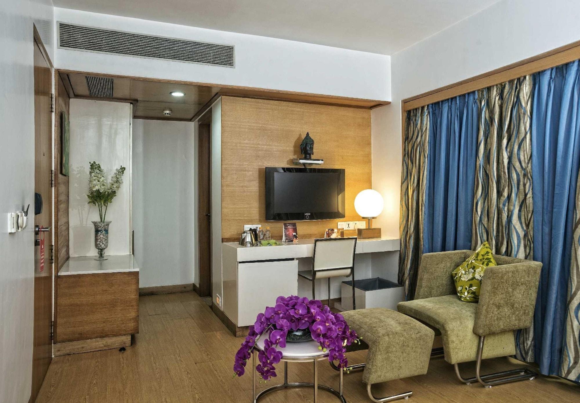 Yogi Executive, Navi Mumbai Hotel Eksteriør billede