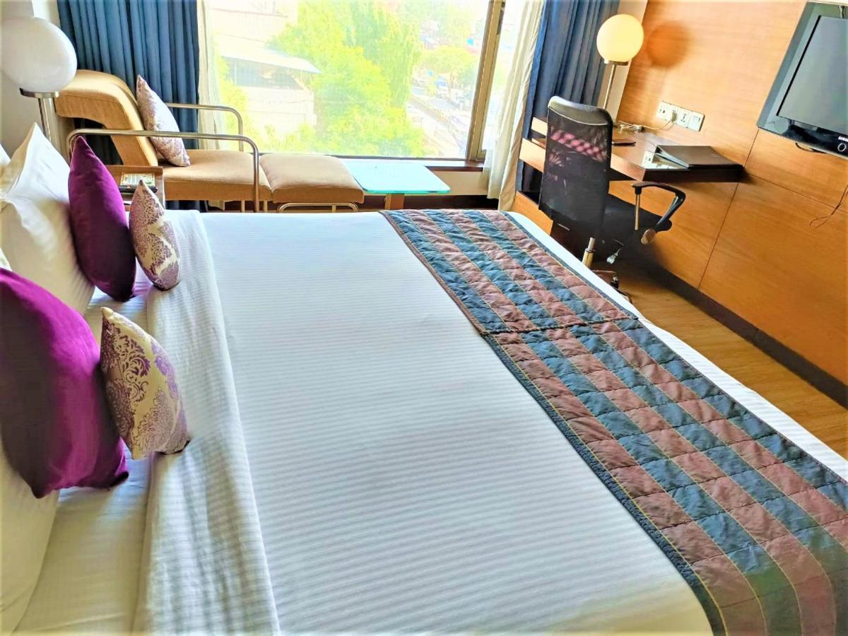 Yogi Executive, Navi Mumbai Hotel Eksteriør billede