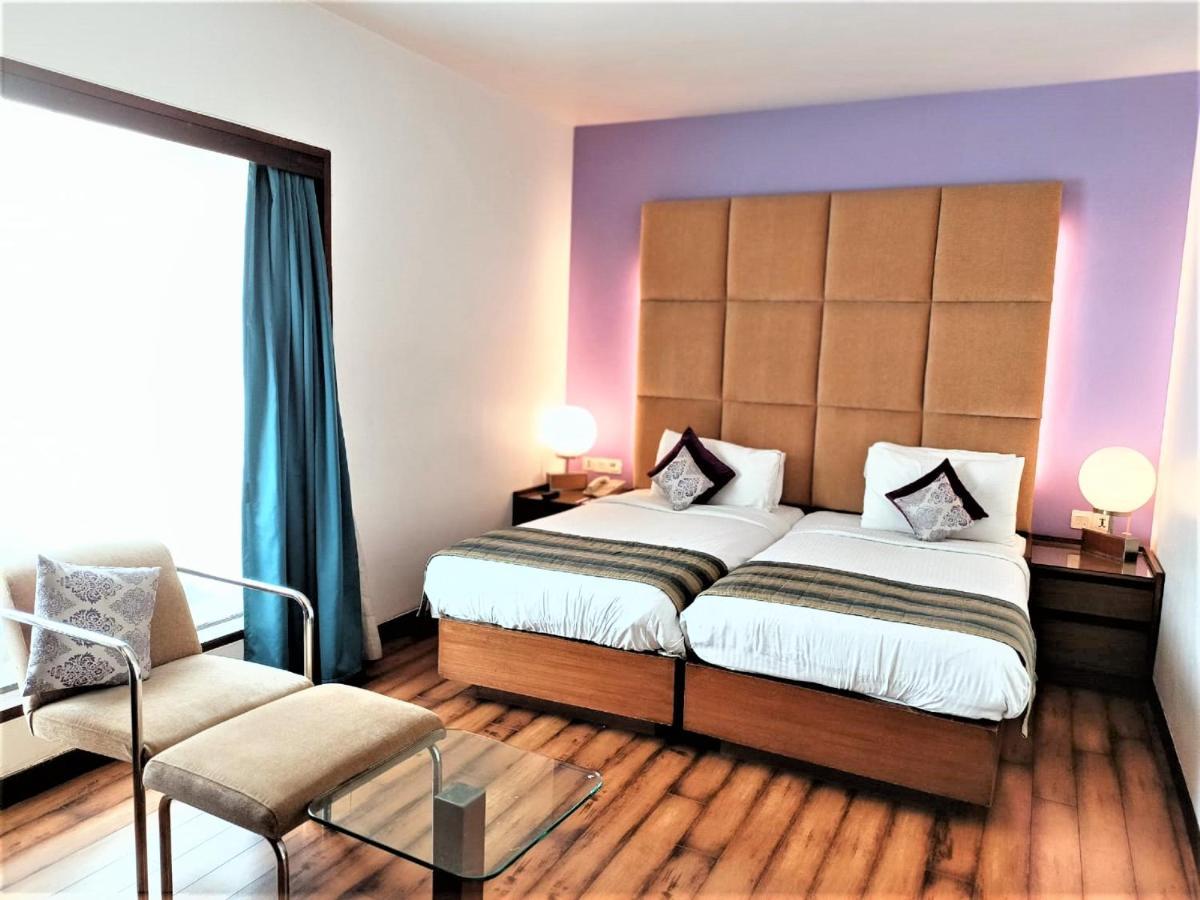 Yogi Executive, Navi Mumbai Hotel Eksteriør billede