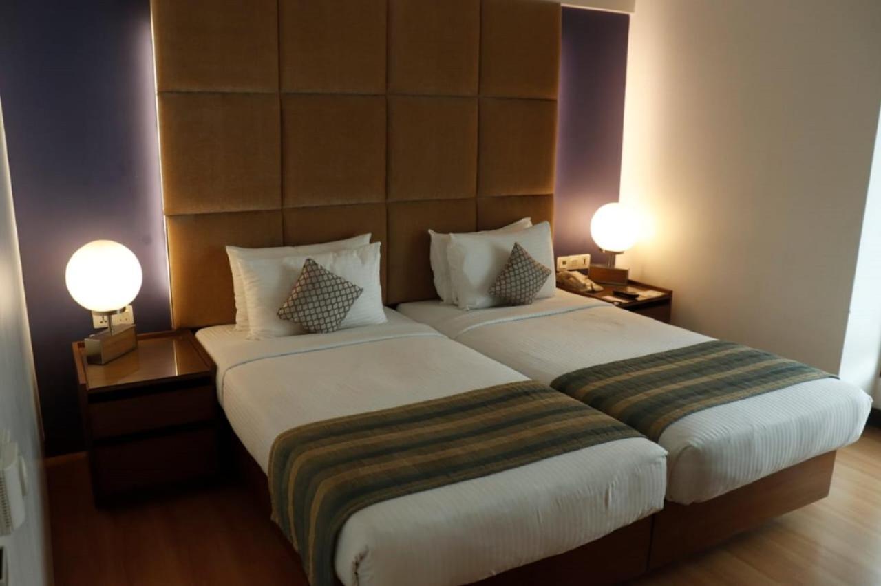 Yogi Executive, Navi Mumbai Hotel Eksteriør billede
