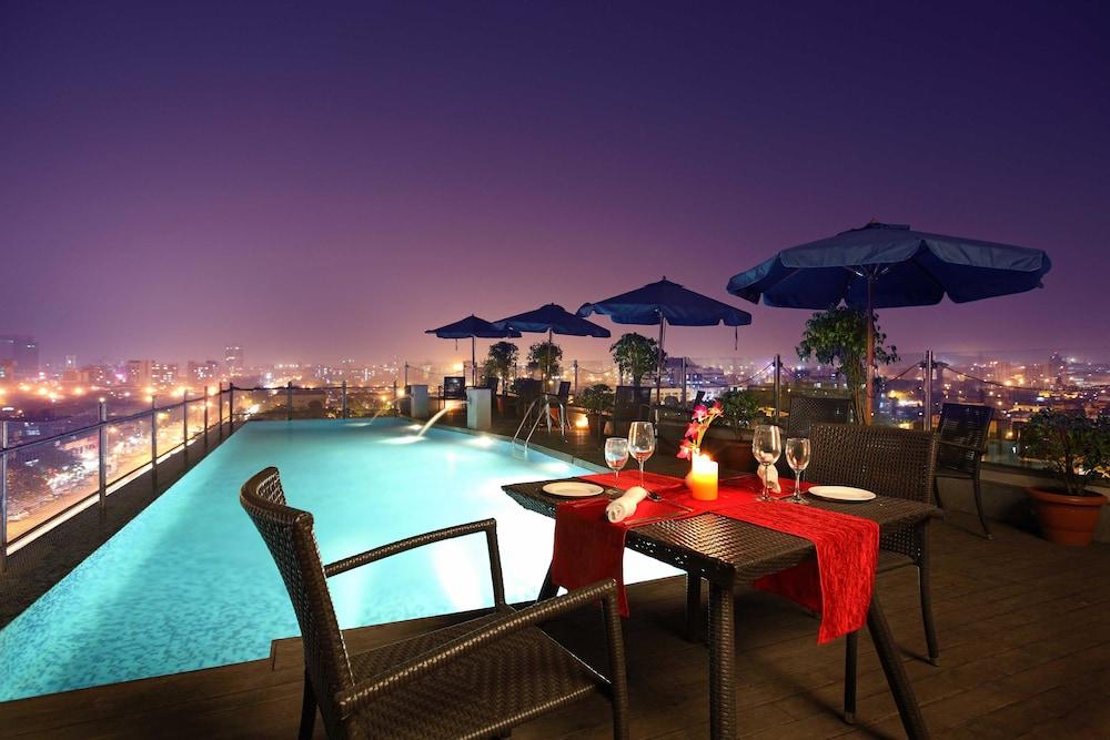 Yogi Executive, Navi Mumbai Hotel Eksteriør billede