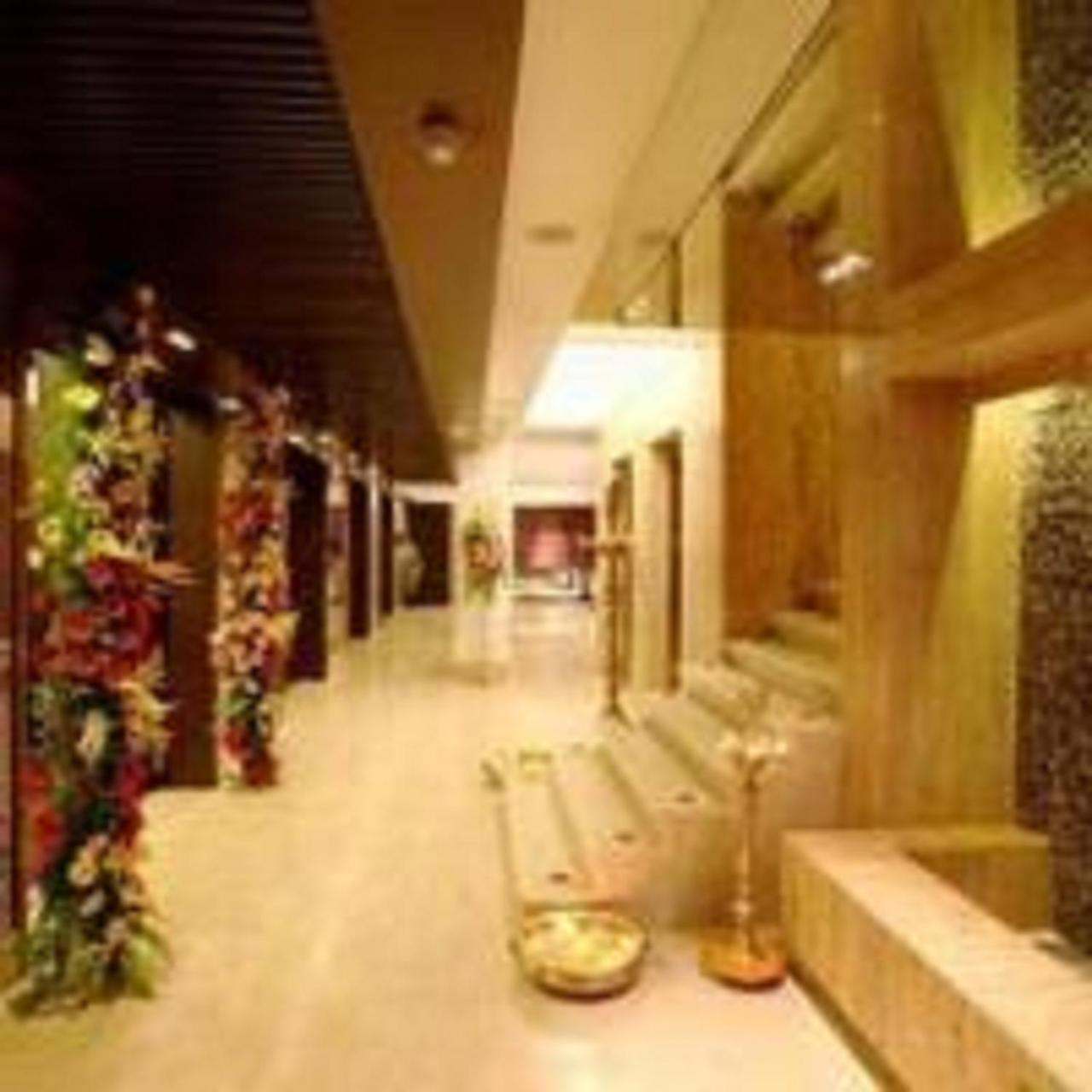 Yogi Executive, Navi Mumbai Hotel Eksteriør billede