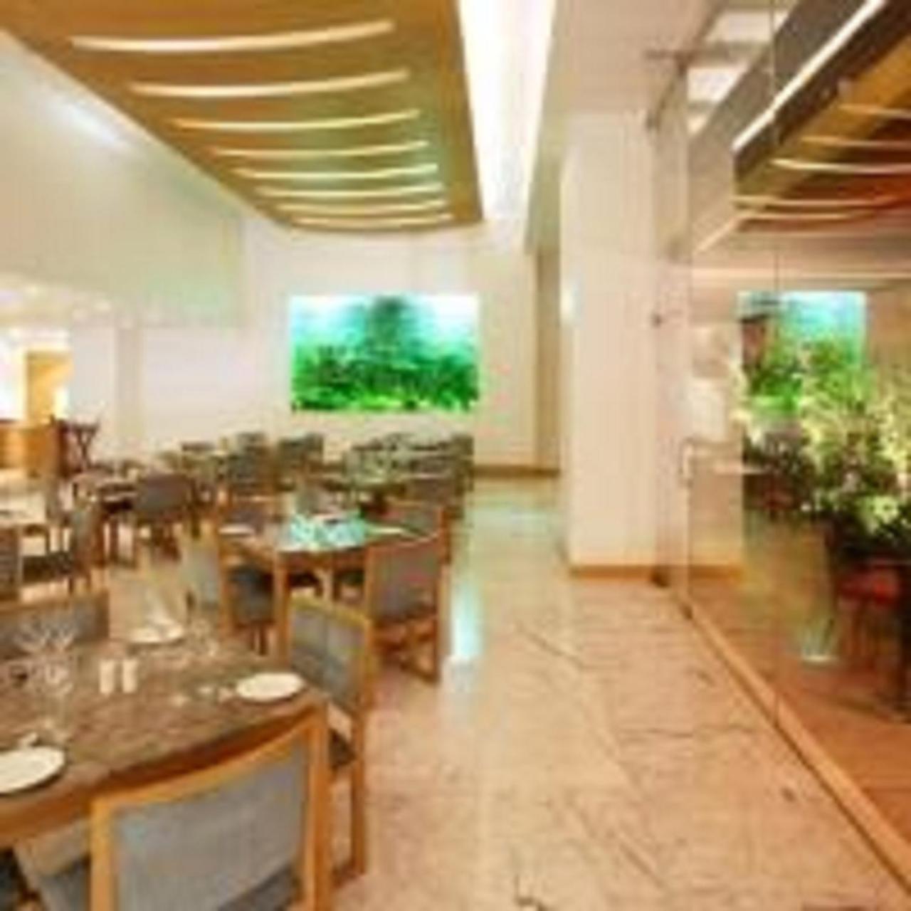 Yogi Executive, Navi Mumbai Hotel Eksteriør billede