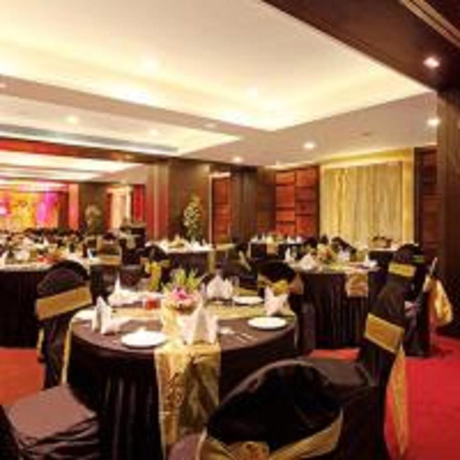 Yogi Executive, Navi Mumbai Hotel Eksteriør billede