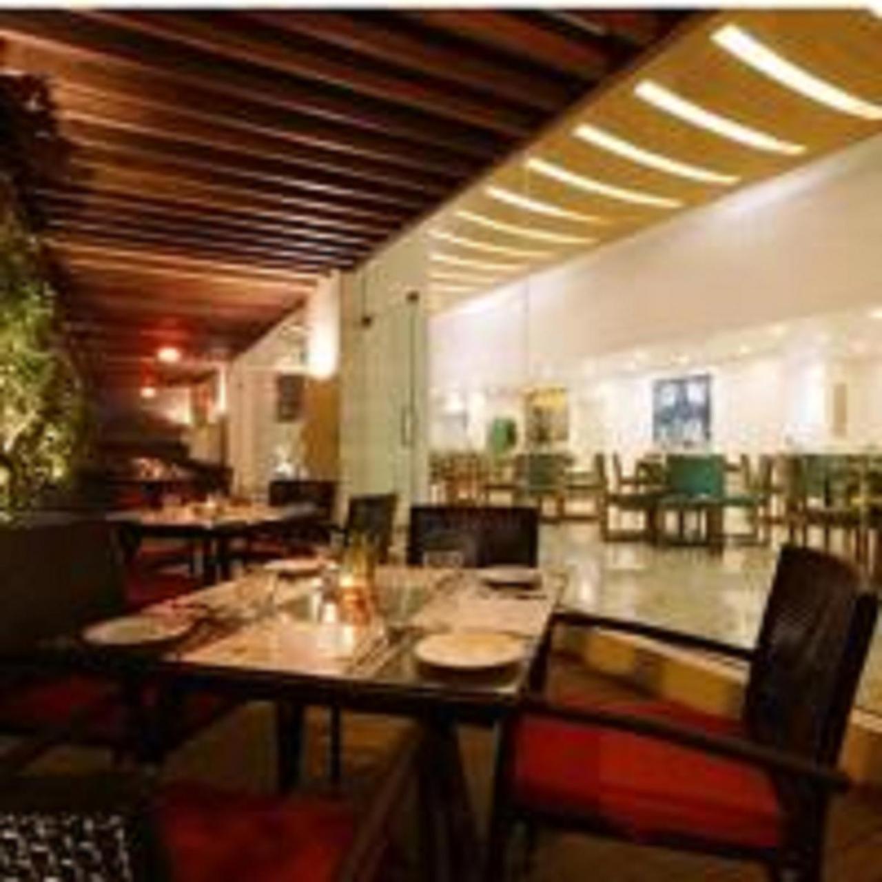 Yogi Executive, Navi Mumbai Hotel Eksteriør billede